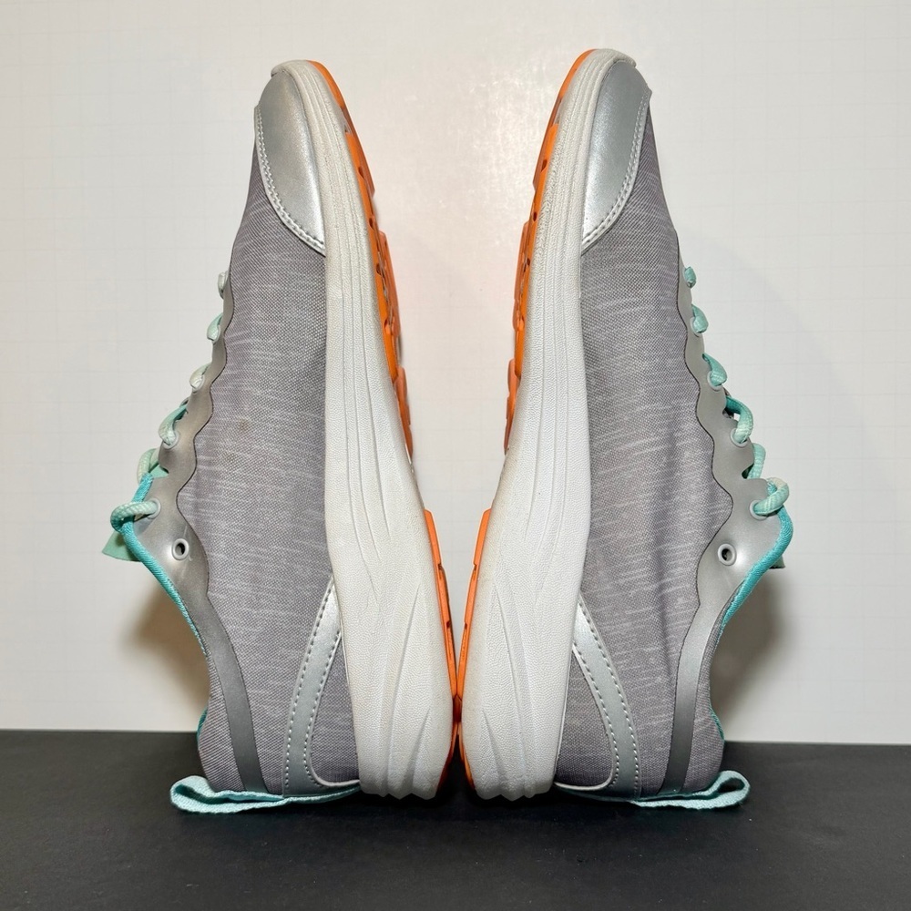 Womens VIONIC Fyn Silver Athletic Shoes / Size 7 - Picture 6 of 9